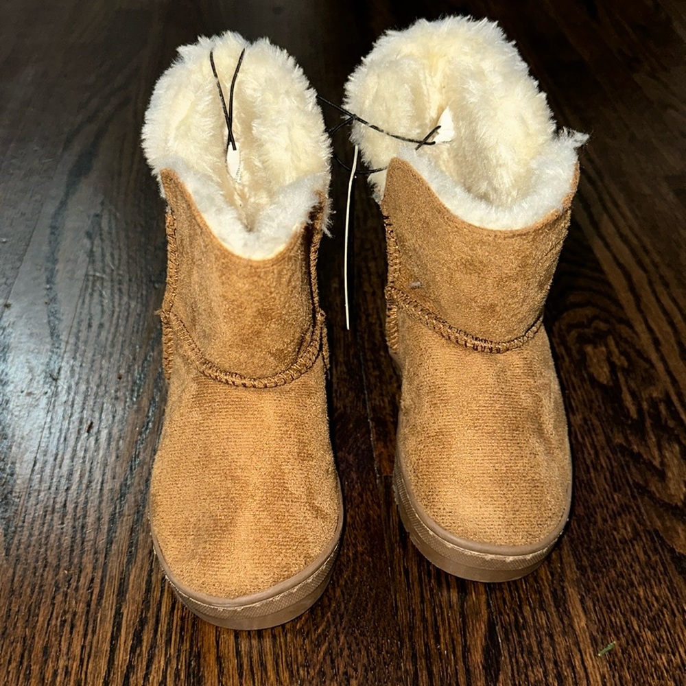 NWT Bebe size 8 toddler boots